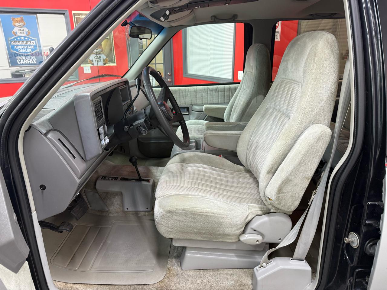 GMC Suburban K2500 SLE 1993