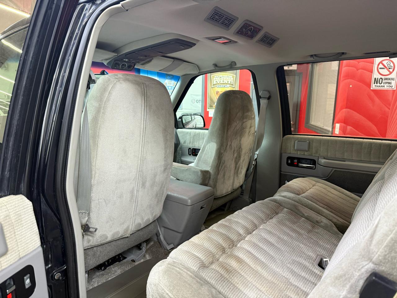 GMC Suburban K2500 SLE 1993