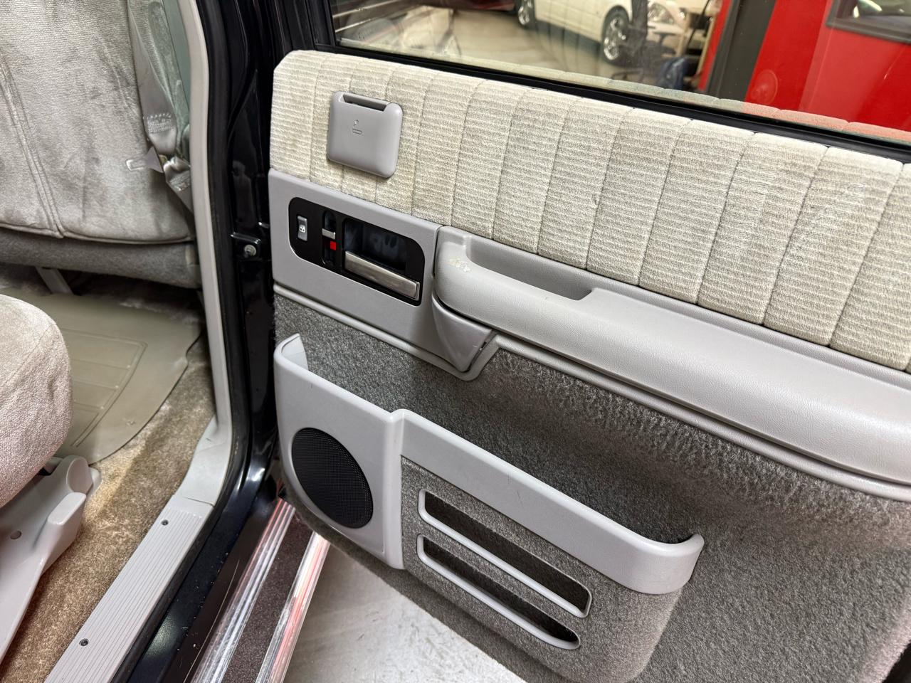 GMC Suburban K2500 SLE 1993