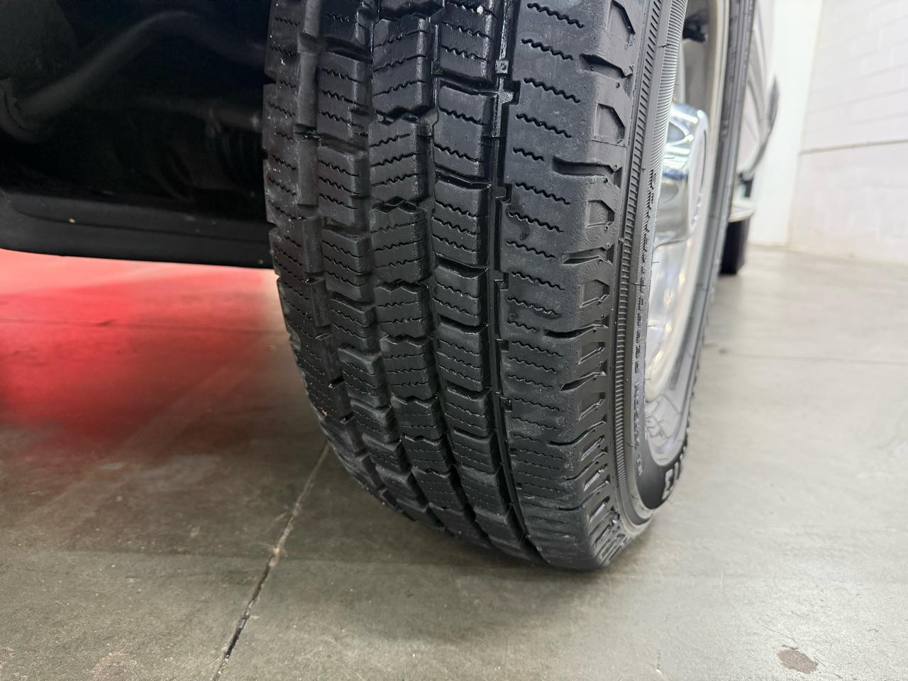 GMC Suburban K2500 SLE 1993