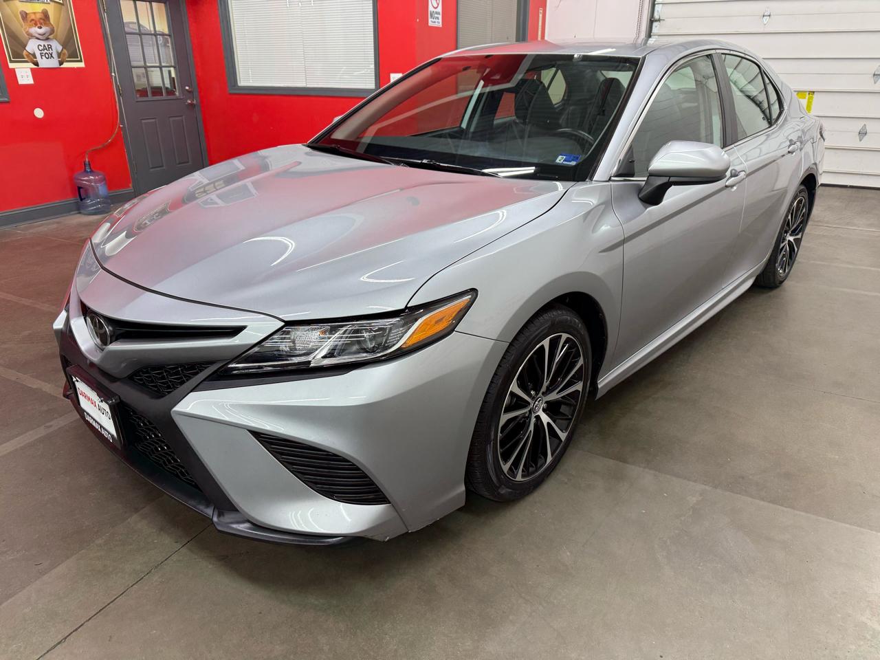 Toyota Camry SE 2019