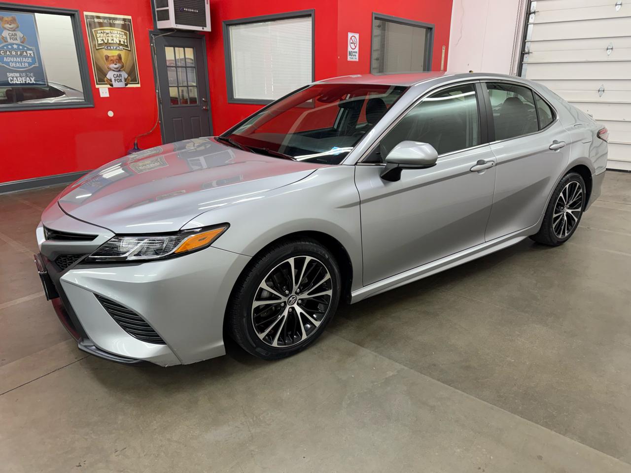 Toyota Camry SE 2019