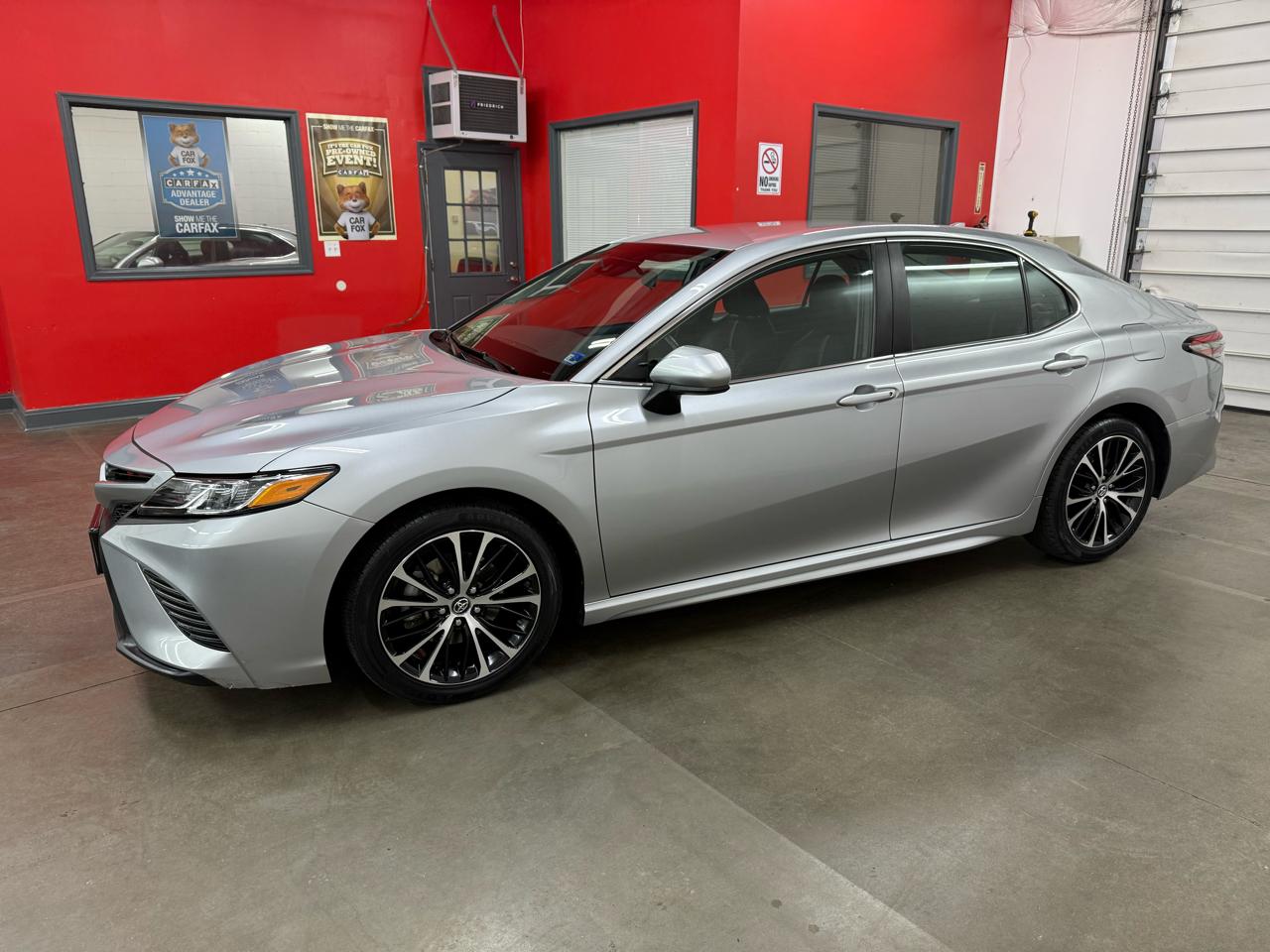 Toyota Camry SE 2019
