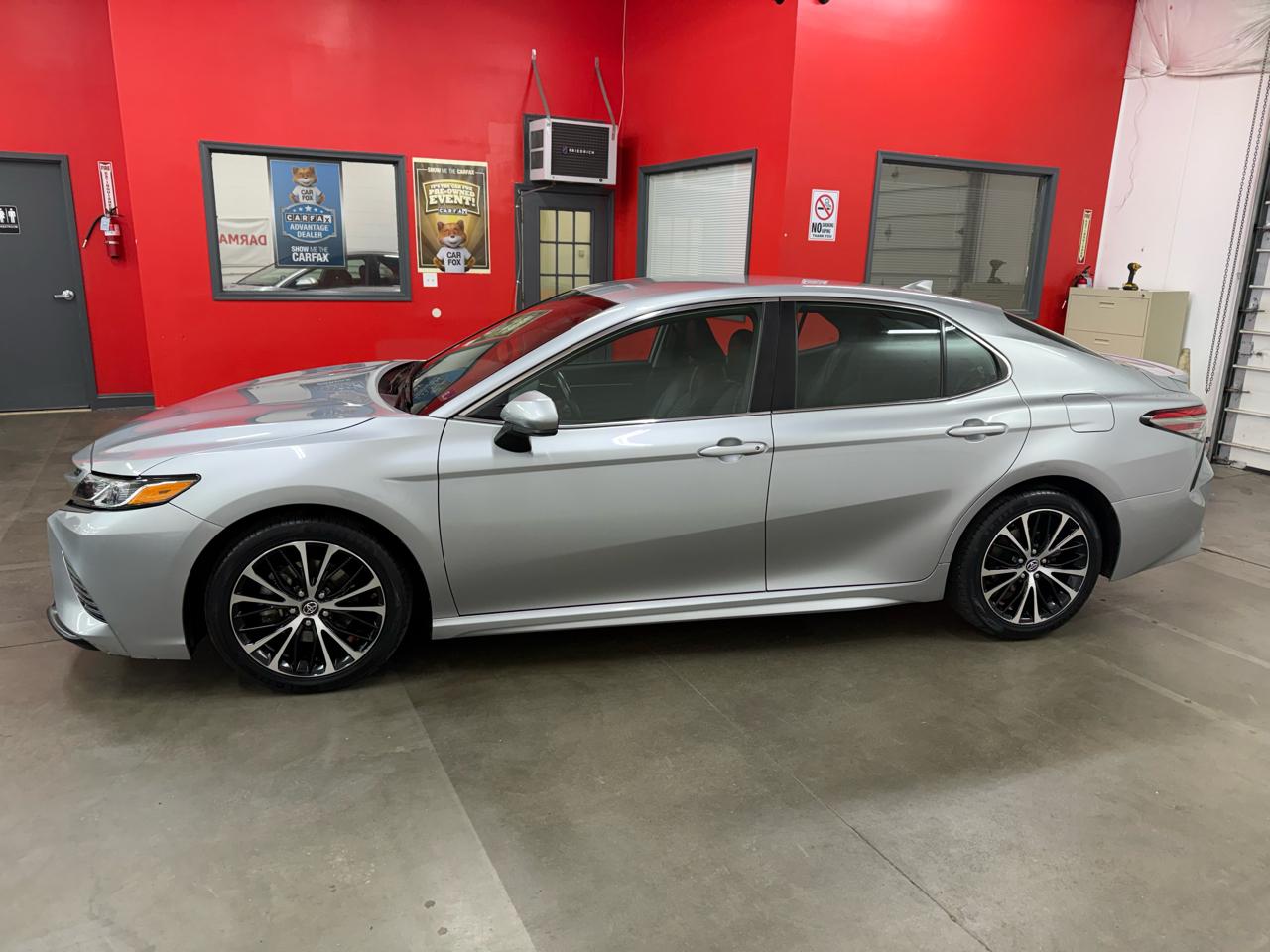 Toyota Camry SE 2019