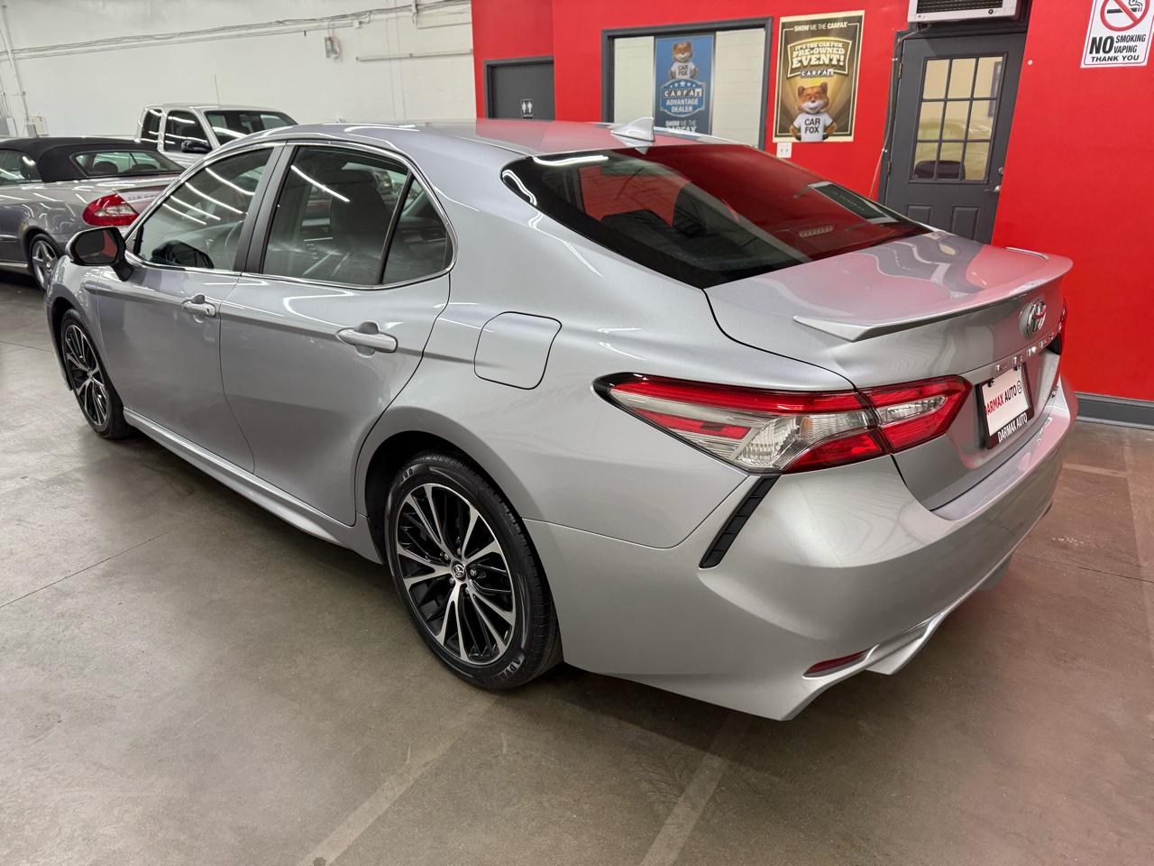 Toyota Camry SE 2019