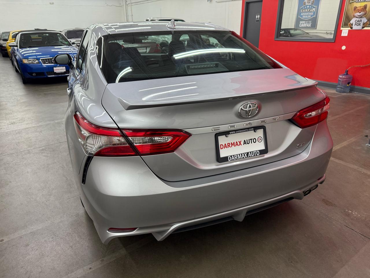Toyota Camry SE 2019
