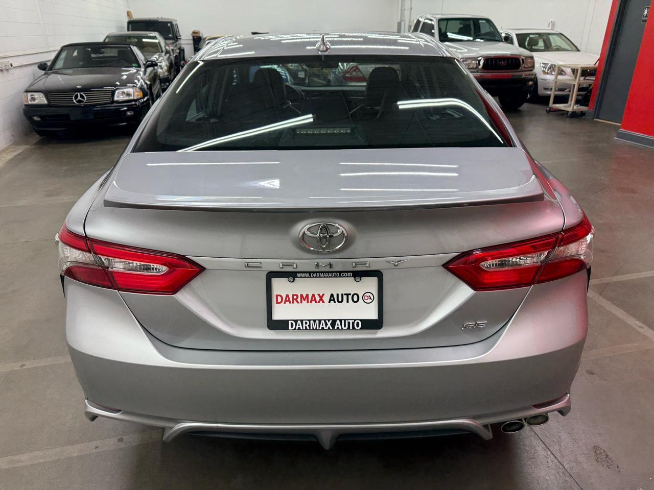 Toyota Camry SE 2019