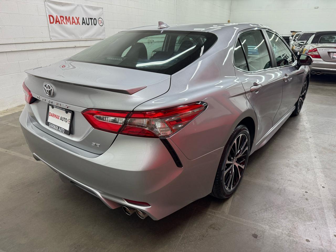 Toyota Camry SE 2019