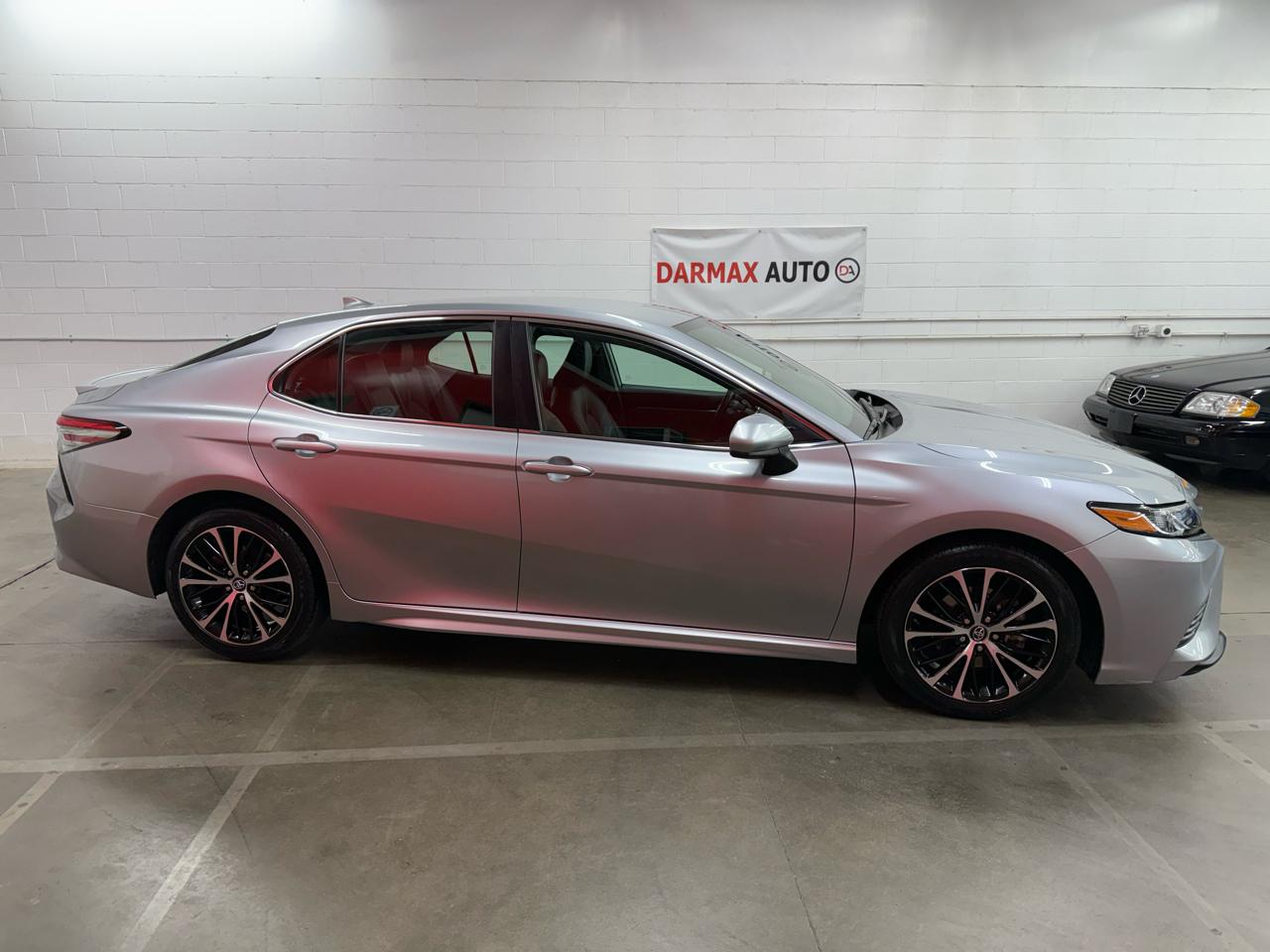 Toyota Camry SE 2019