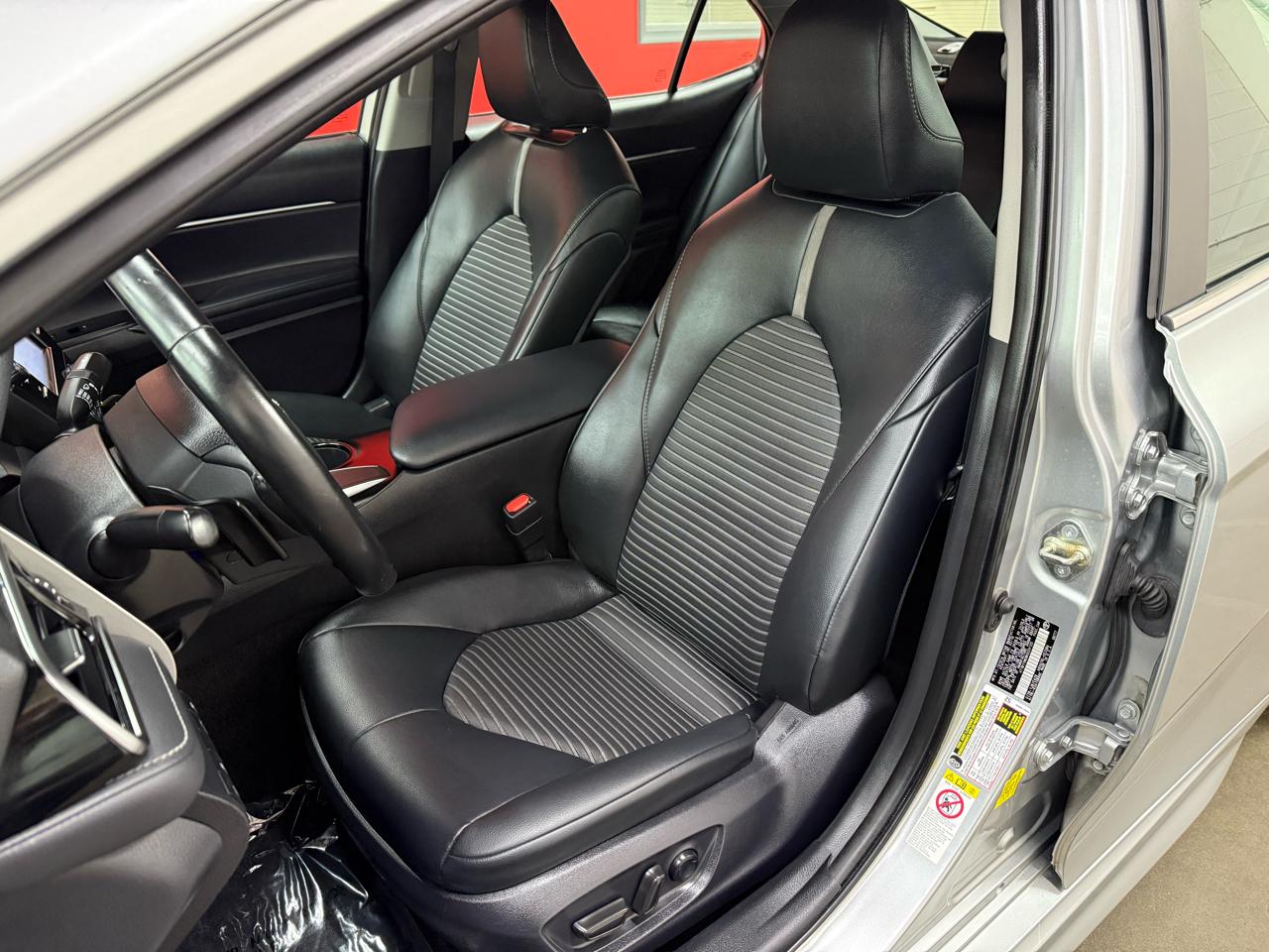 Toyota Camry SE 2019