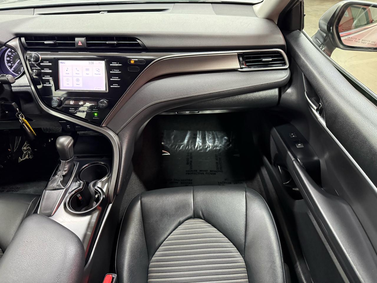 Toyota Camry SE 2019