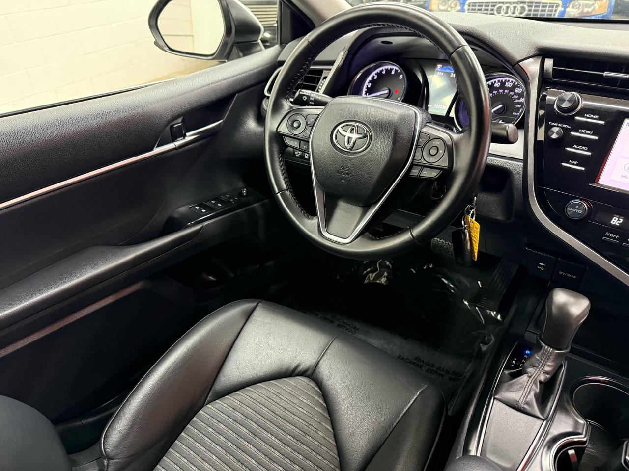 Toyota Camry SE 2019