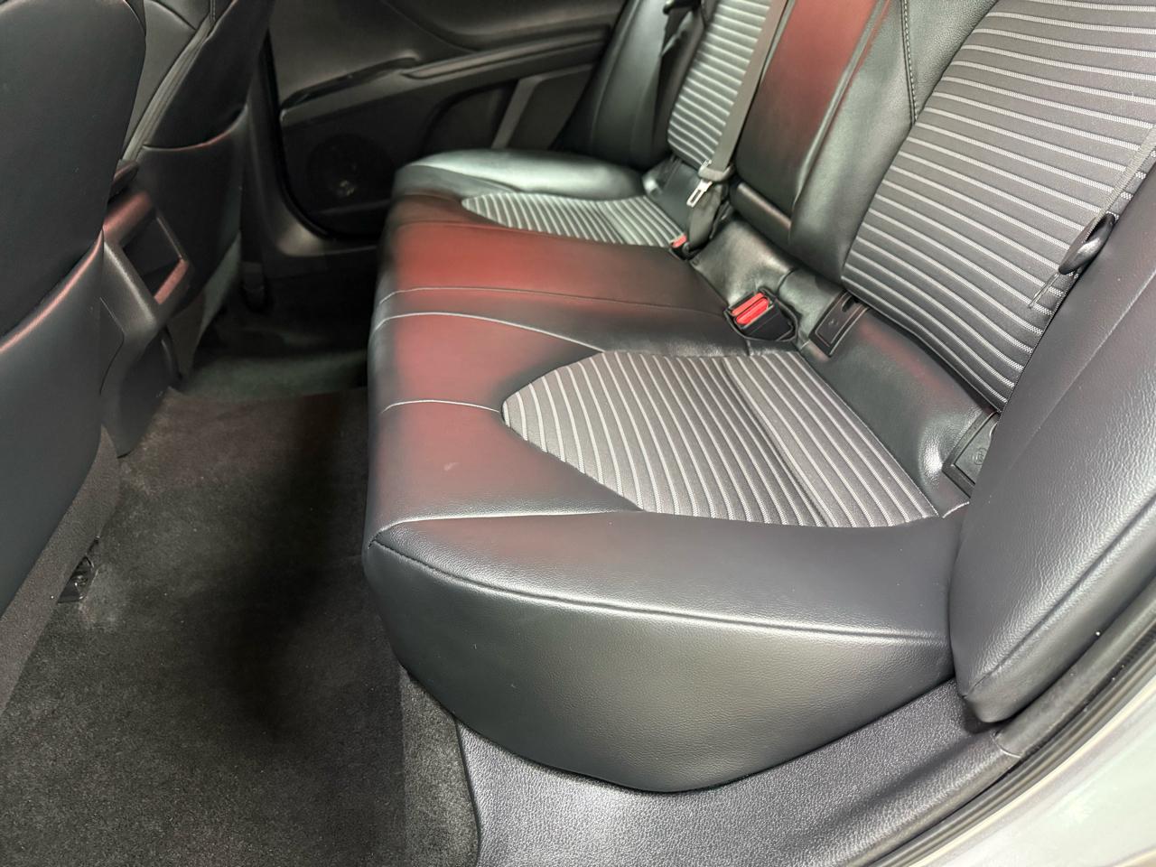 Toyota Camry SE 2019