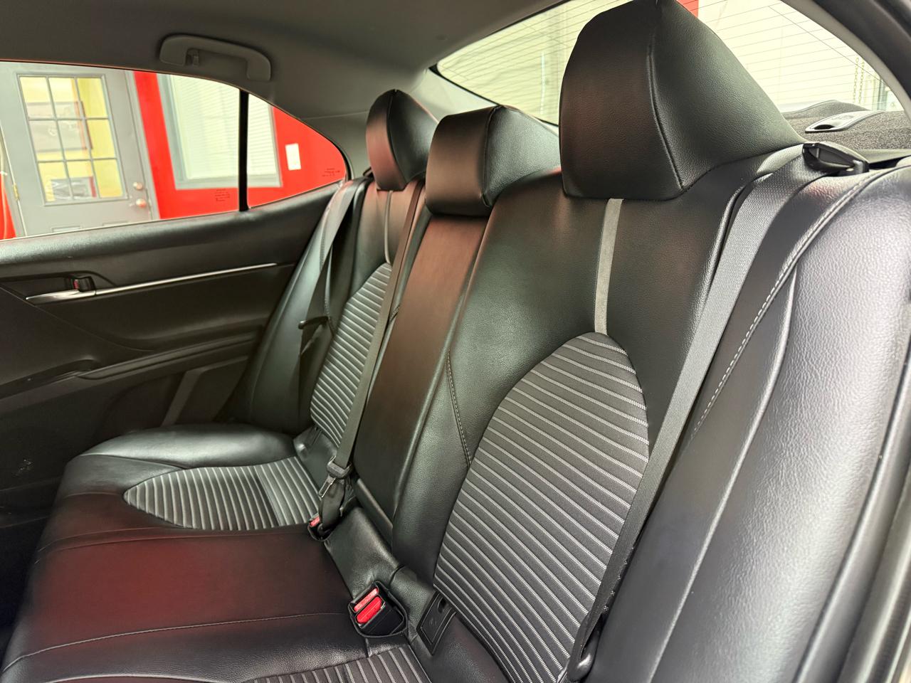 Toyota Camry SE 2019