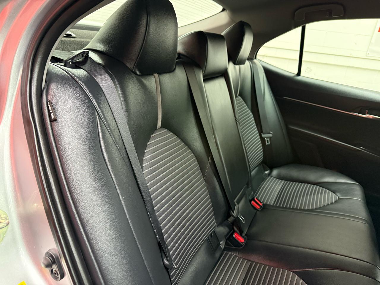 Toyota Camry SE 2019