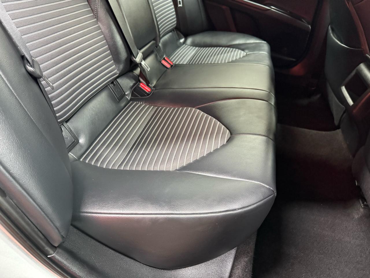 Toyota Camry SE 2019