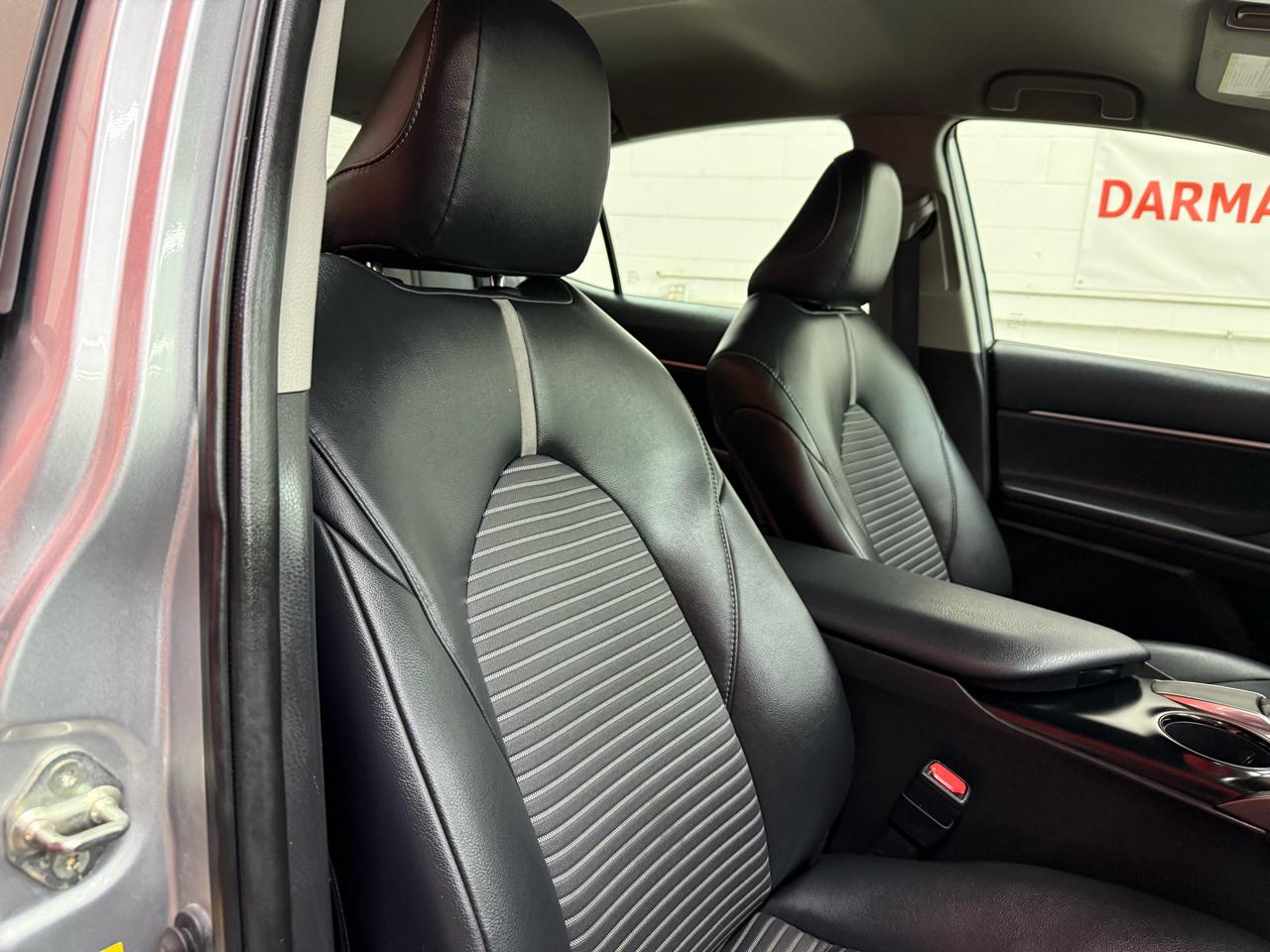 Toyota Camry SE 2019