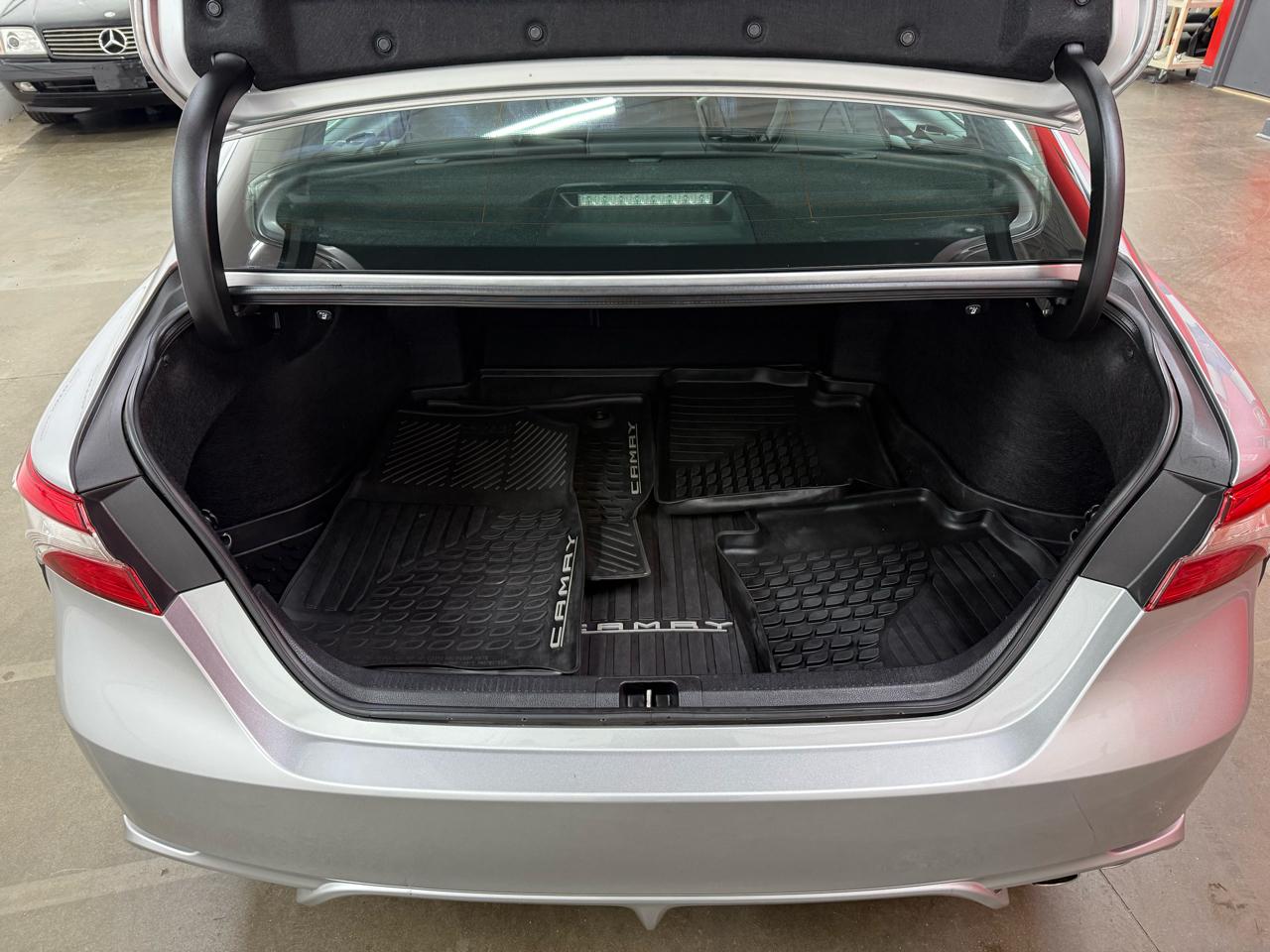 Toyota Camry SE 2019