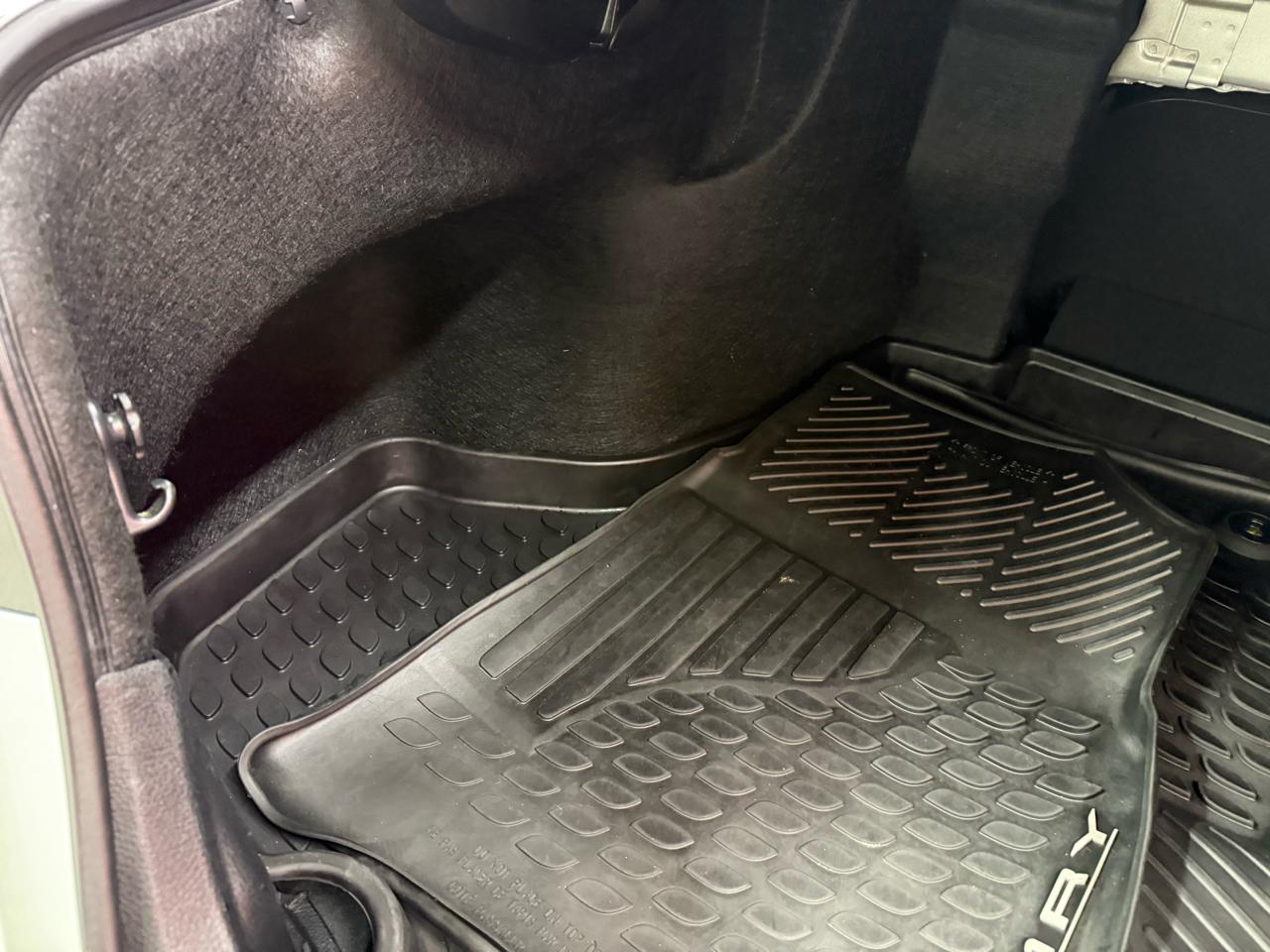 Toyota Camry SE 2019