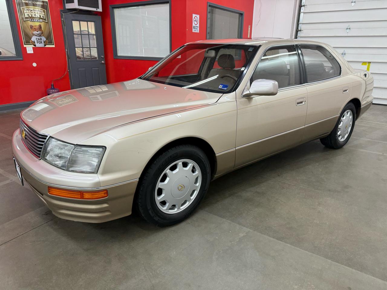 Lexus LS 400 4dr Sdn 1996