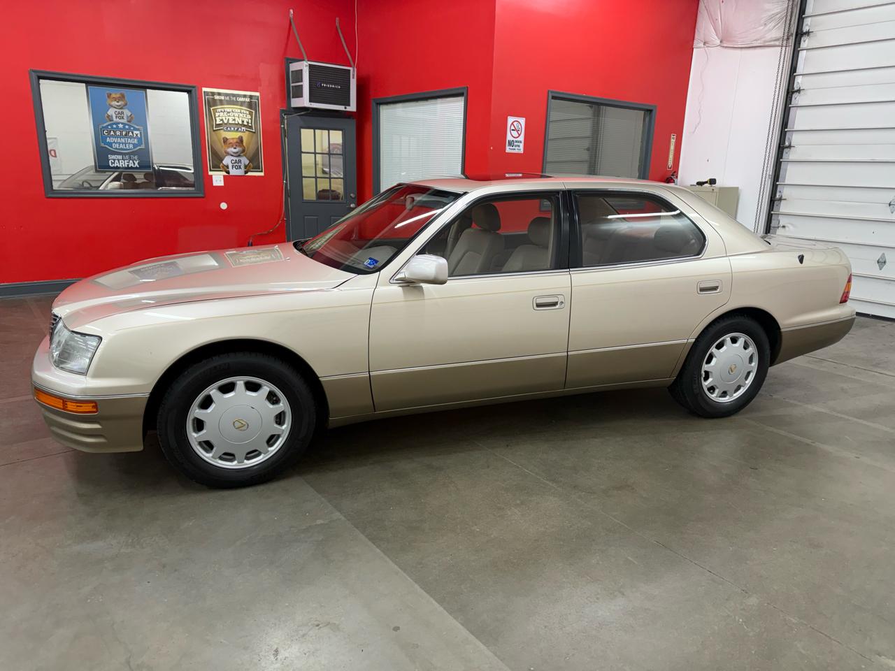 Lexus LS 400 4dr Sdn 1996