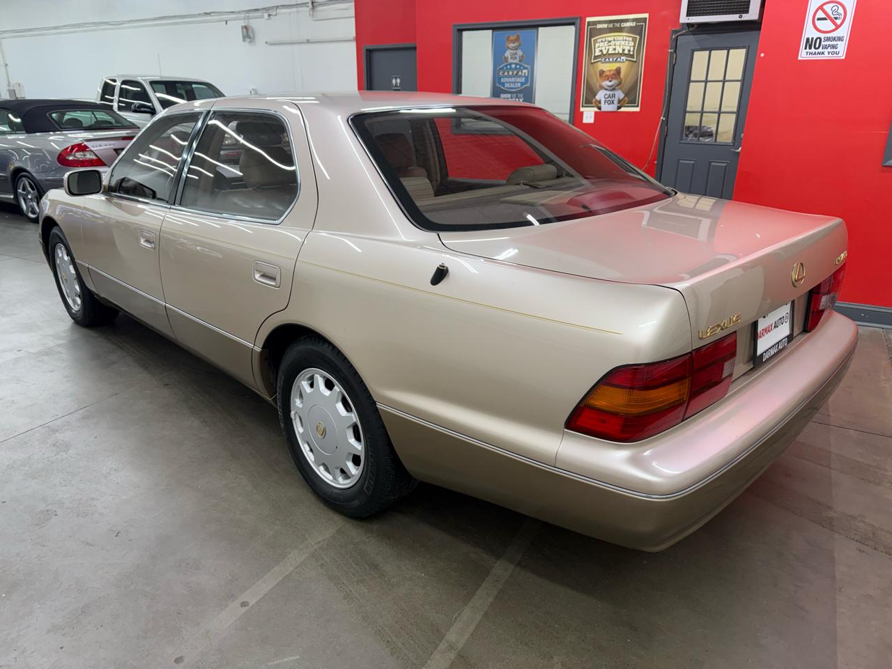 Lexus LS 400 4dr Sdn 1996