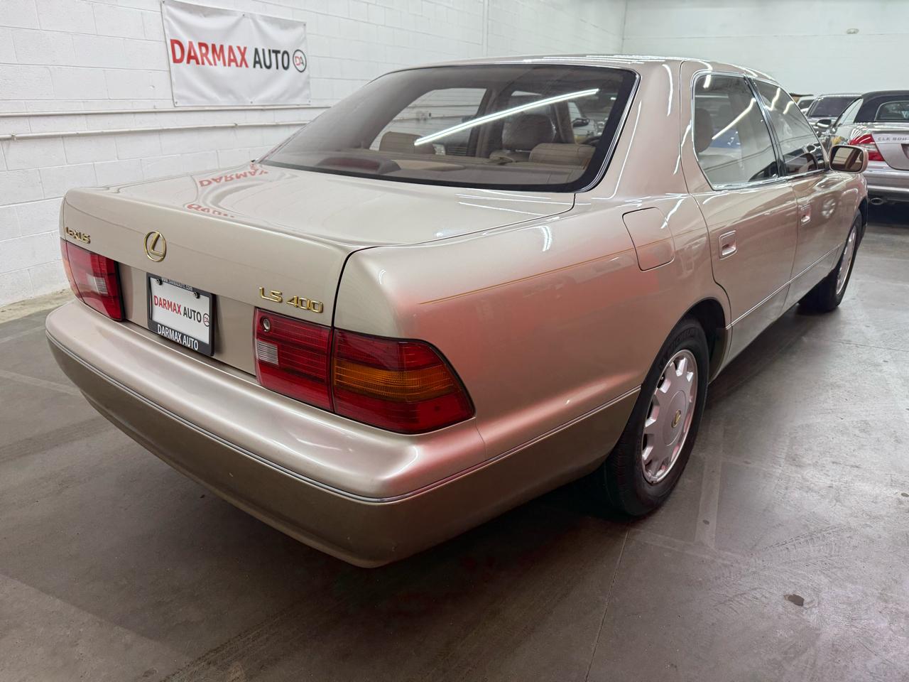 Lexus LS 400 4dr Sdn 1996