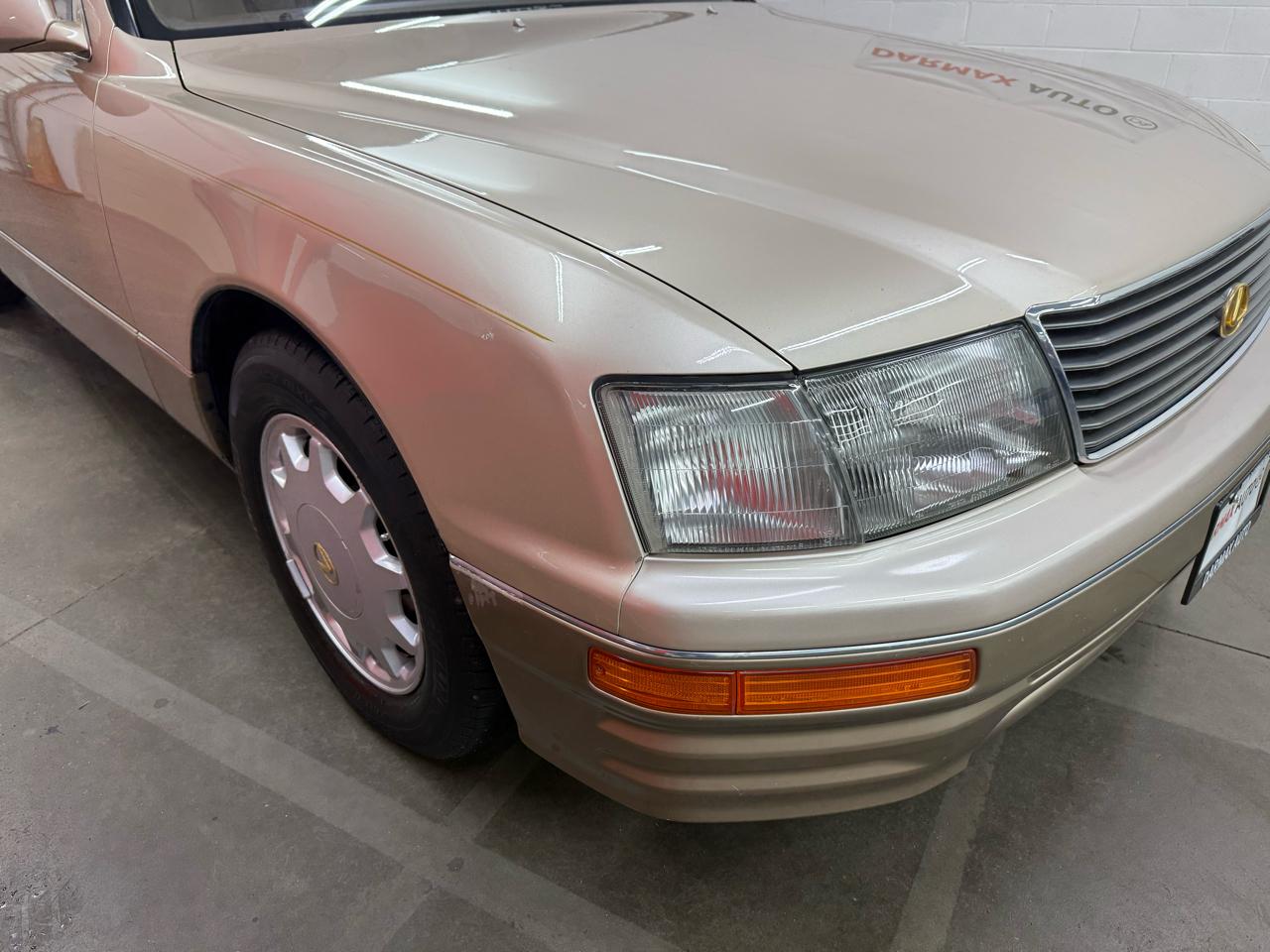 Lexus LS 400 4dr Sdn 1996