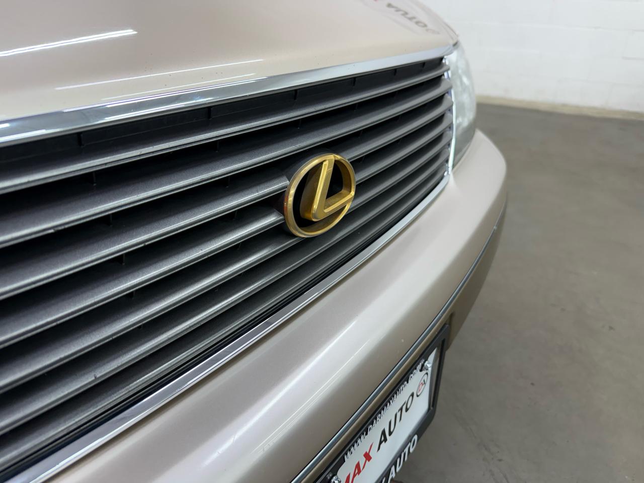 Lexus LS 400 4dr Sdn 1996