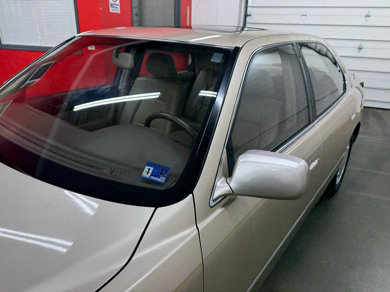 Lexus LS 400 4dr Sdn 1996