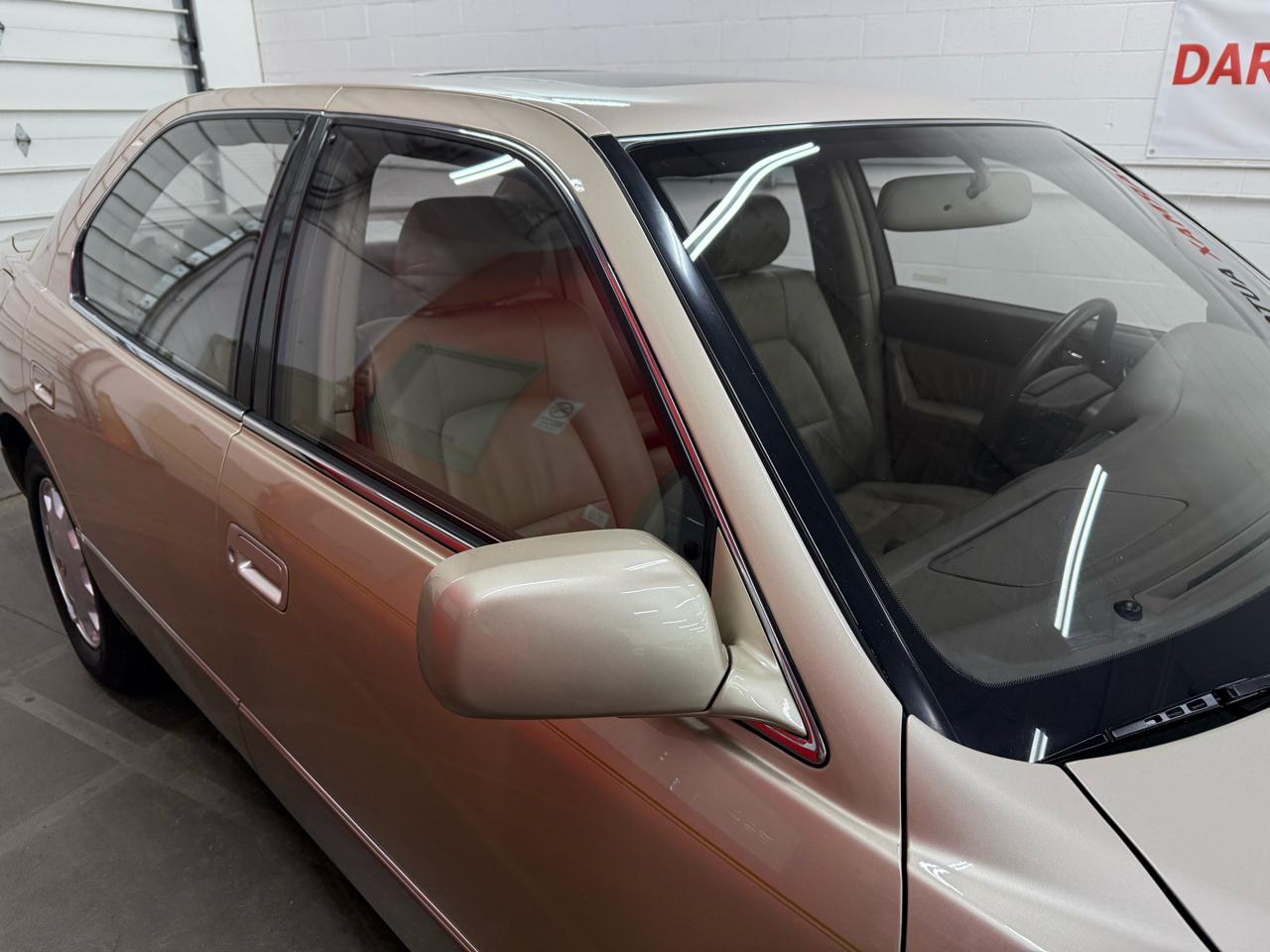 Lexus LS 400 4dr Sdn 1996