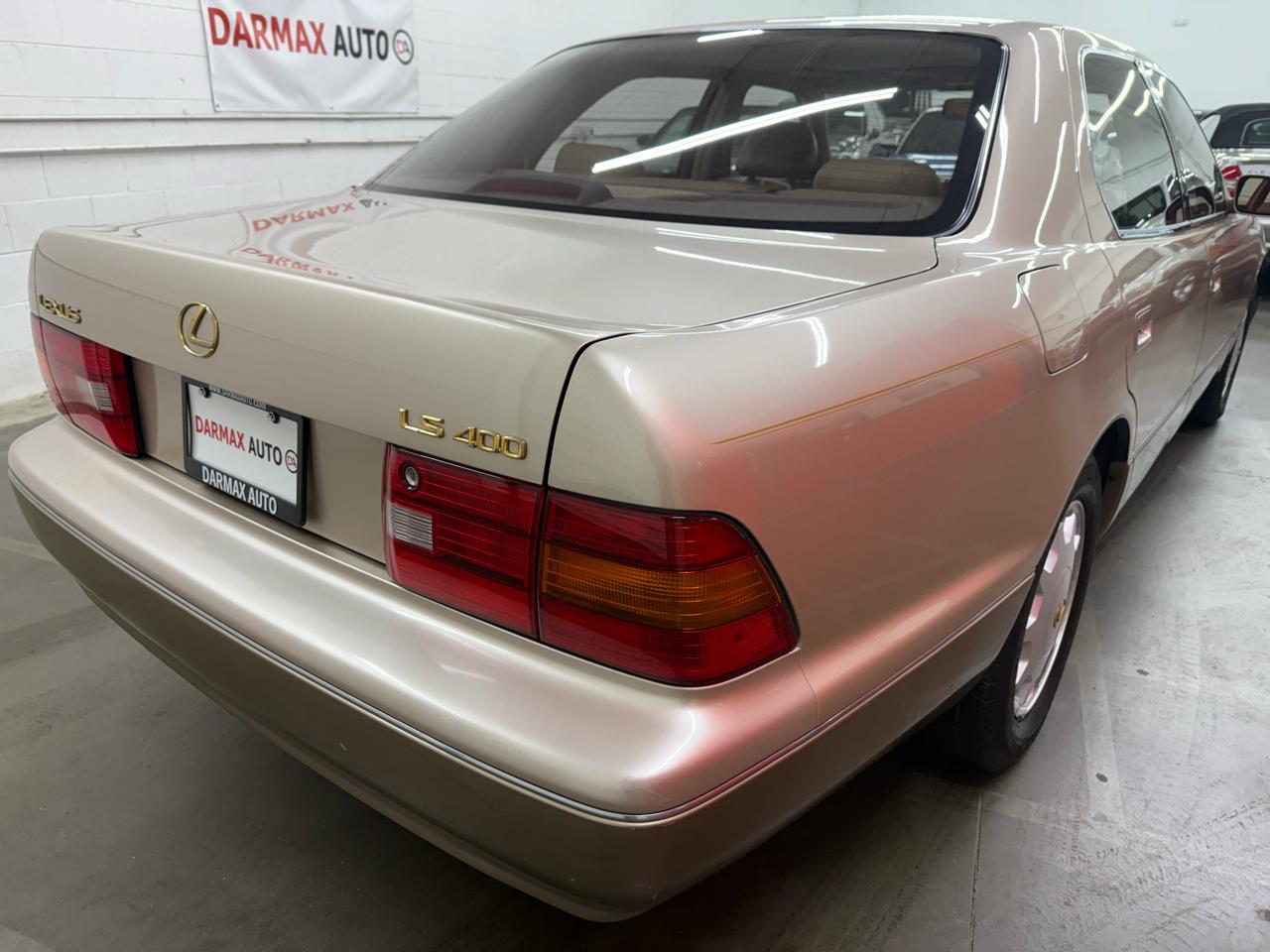 Lexus LS 400 4dr Sdn 1996