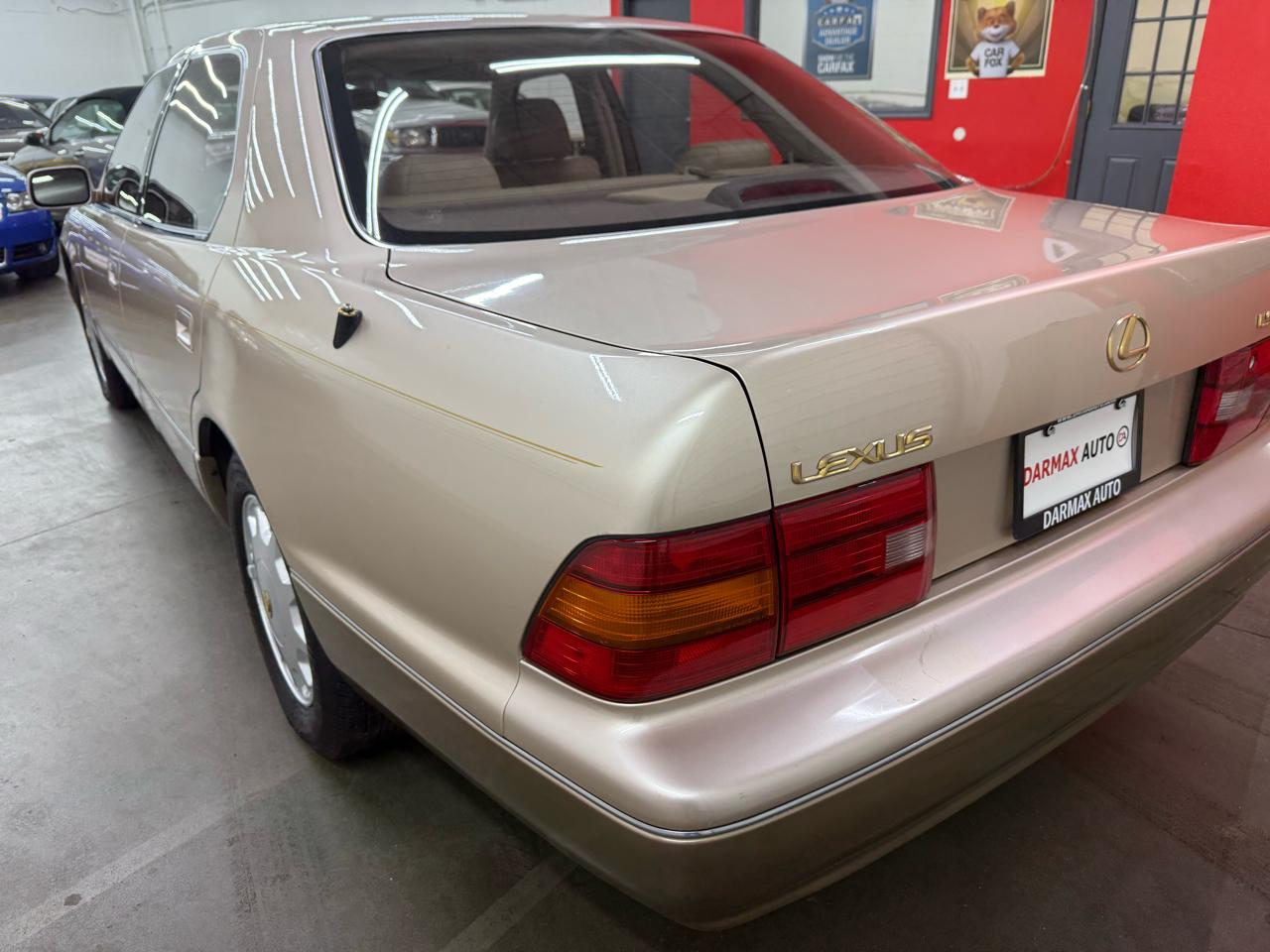 Lexus LS 400 4dr Sdn 1996