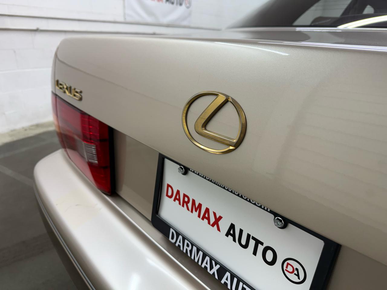 Lexus LS 400 4dr Sdn 1996