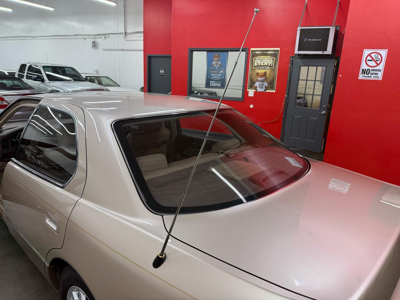 Lexus LS 400 4dr Sdn 1996