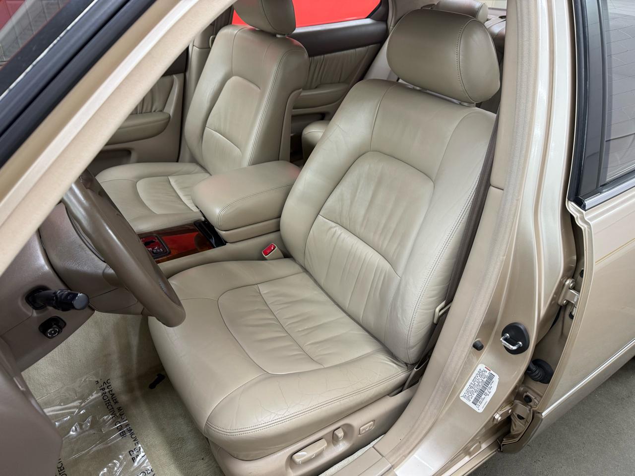 Lexus LS 400 4dr Sdn 1996