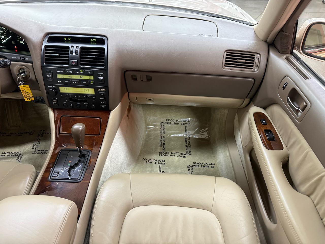 Lexus LS 400 4dr Sdn 1996