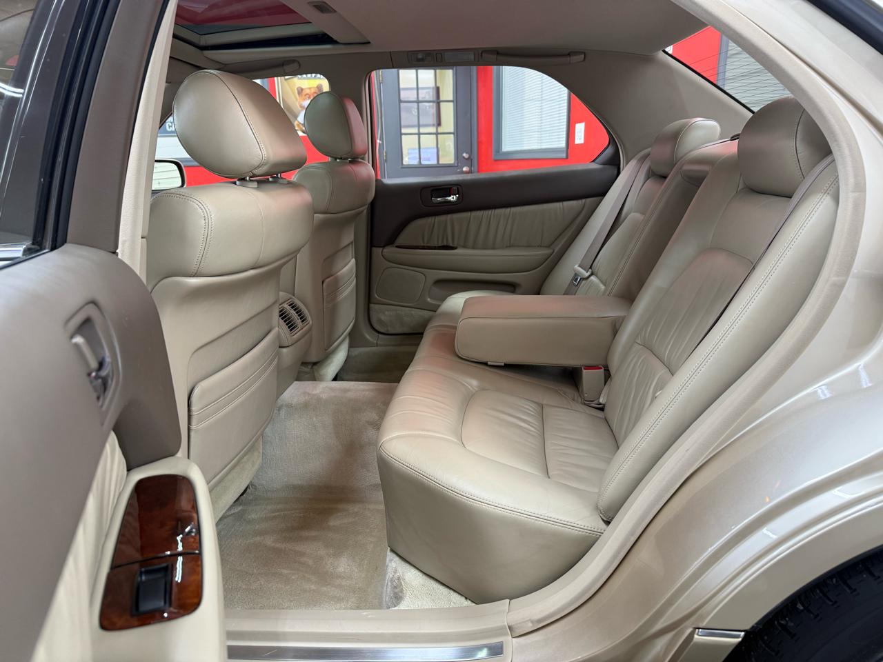 Lexus LS 400 4dr Sdn 1996