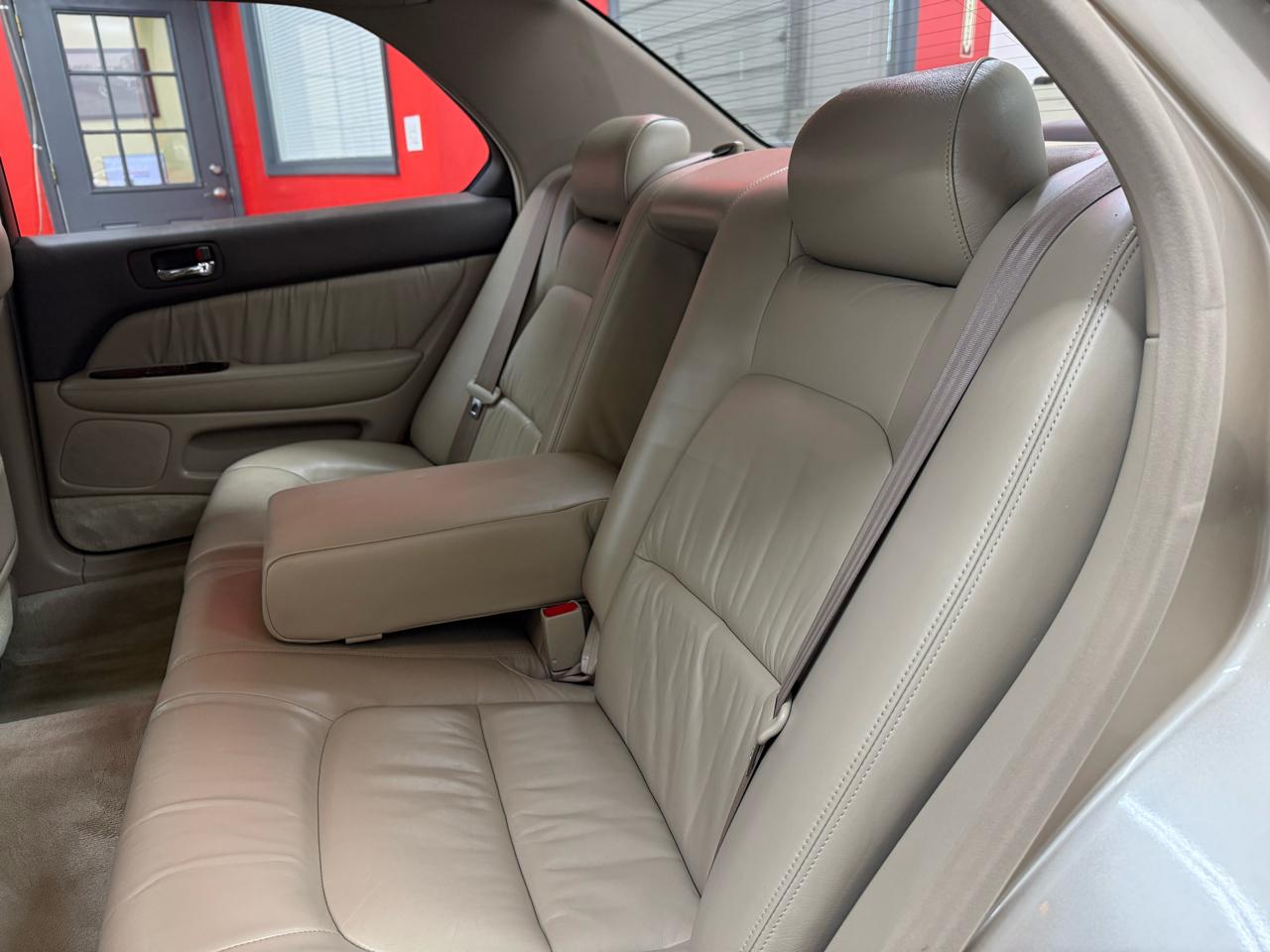 Lexus LS 400 4dr Sdn 1996