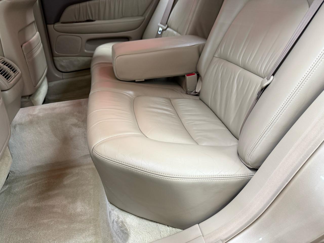 Lexus LS 400 4dr Sdn 1996