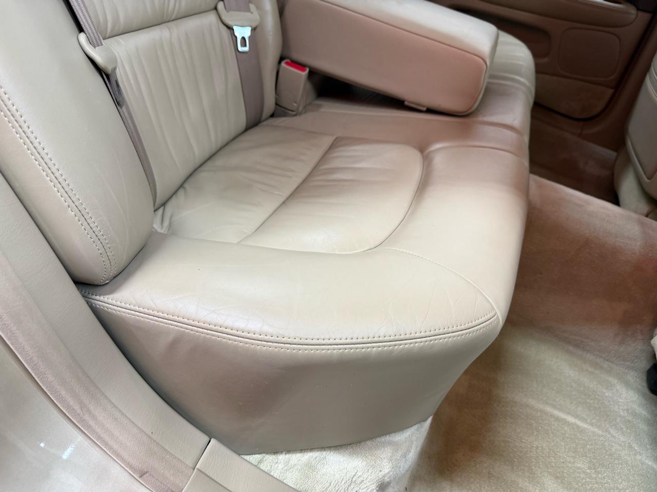 Lexus LS 400 4dr Sdn 1996