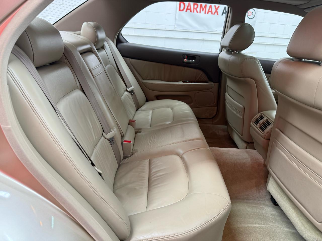 Lexus LS 400 4dr Sdn 1996