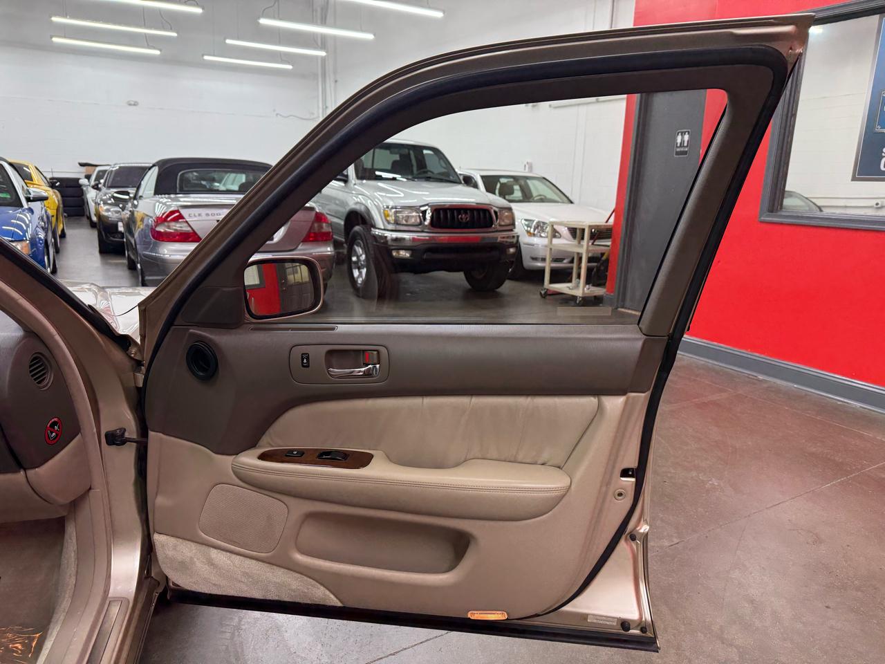 Lexus LS 400 4dr Sdn 1996