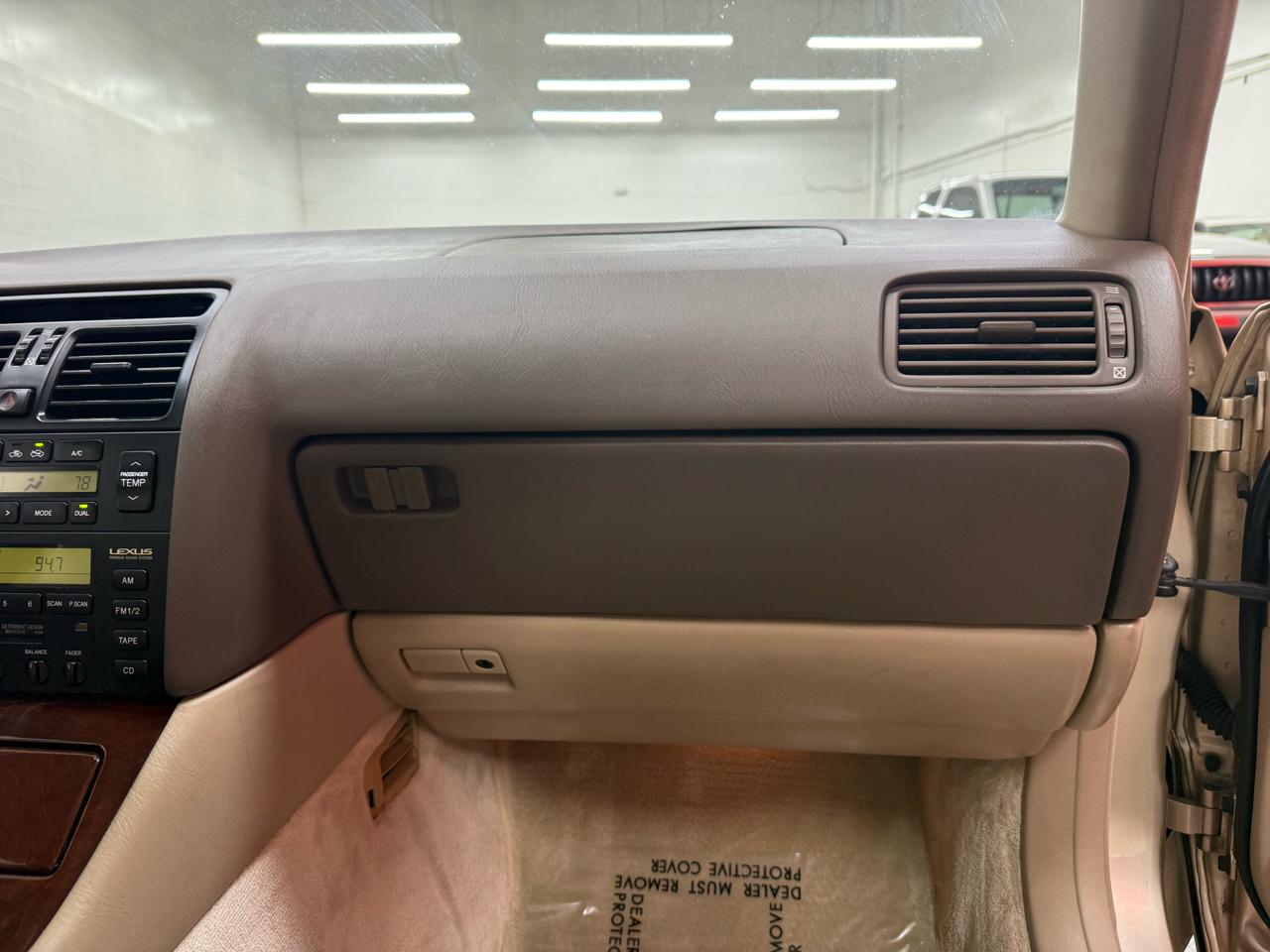 Lexus LS 400 4dr Sdn 1996