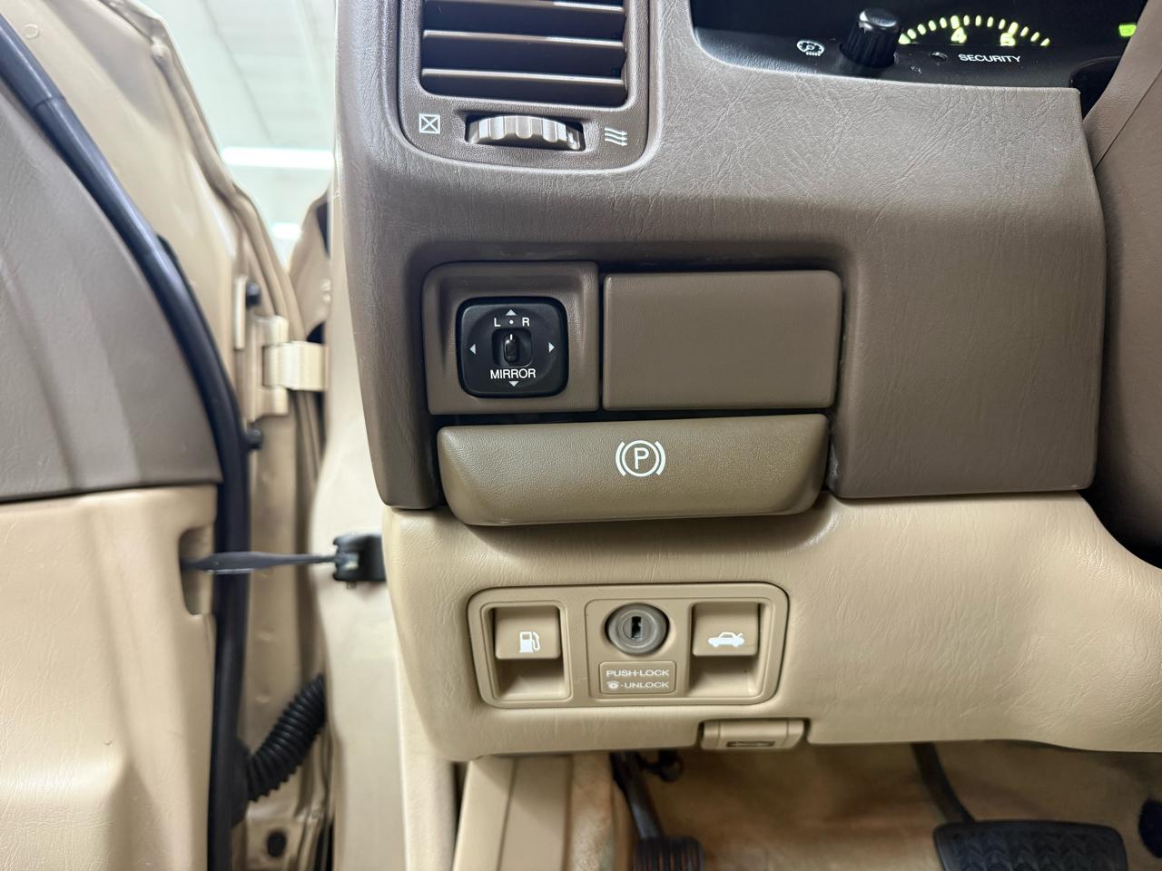 Lexus LS 400 4dr Sdn 1996