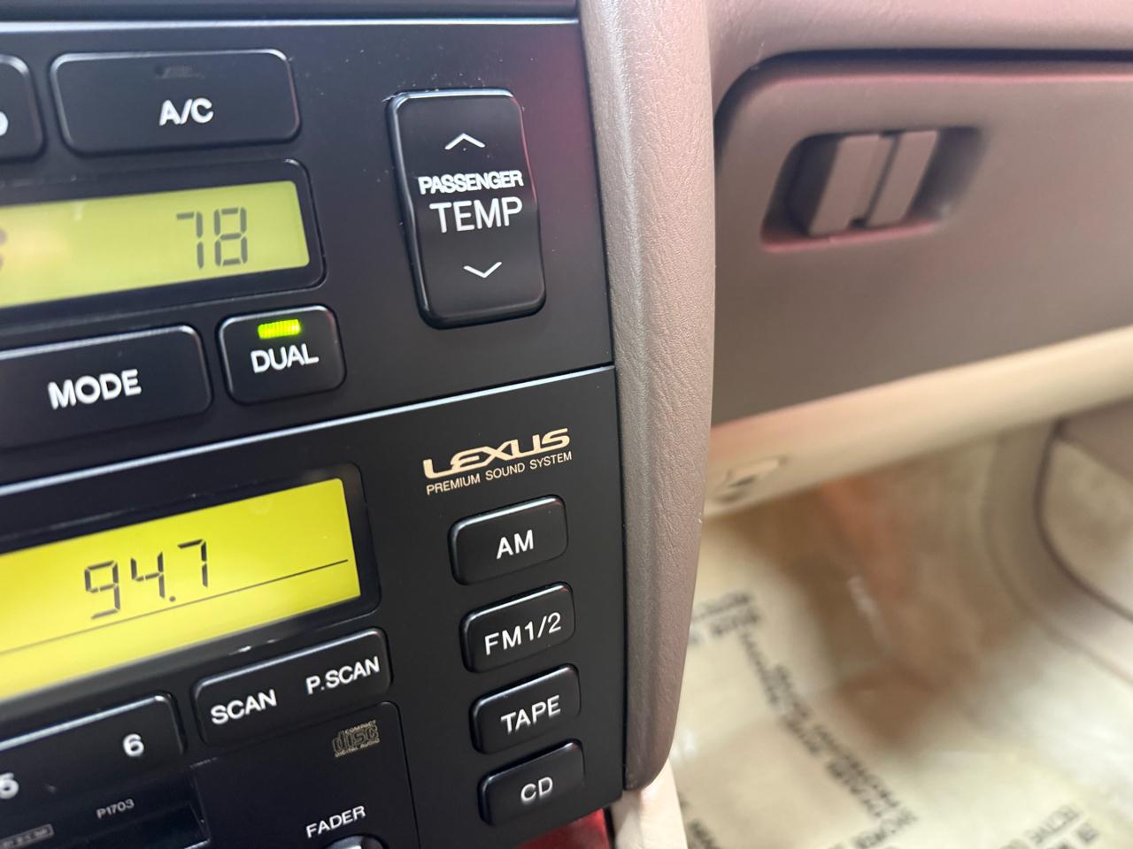 Lexus LS 400 4dr Sdn 1996