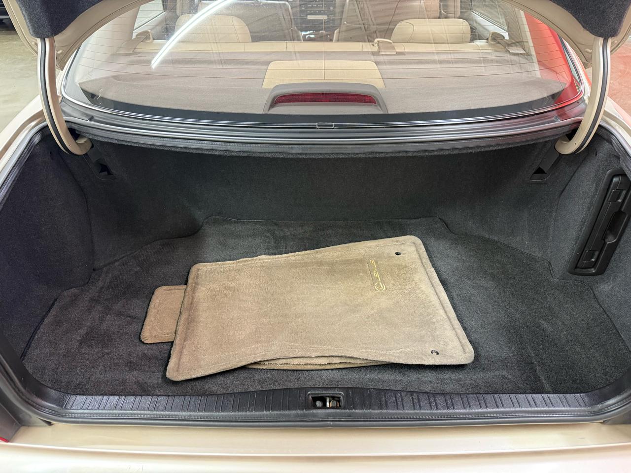 Lexus LS 400 4dr Sdn 1996