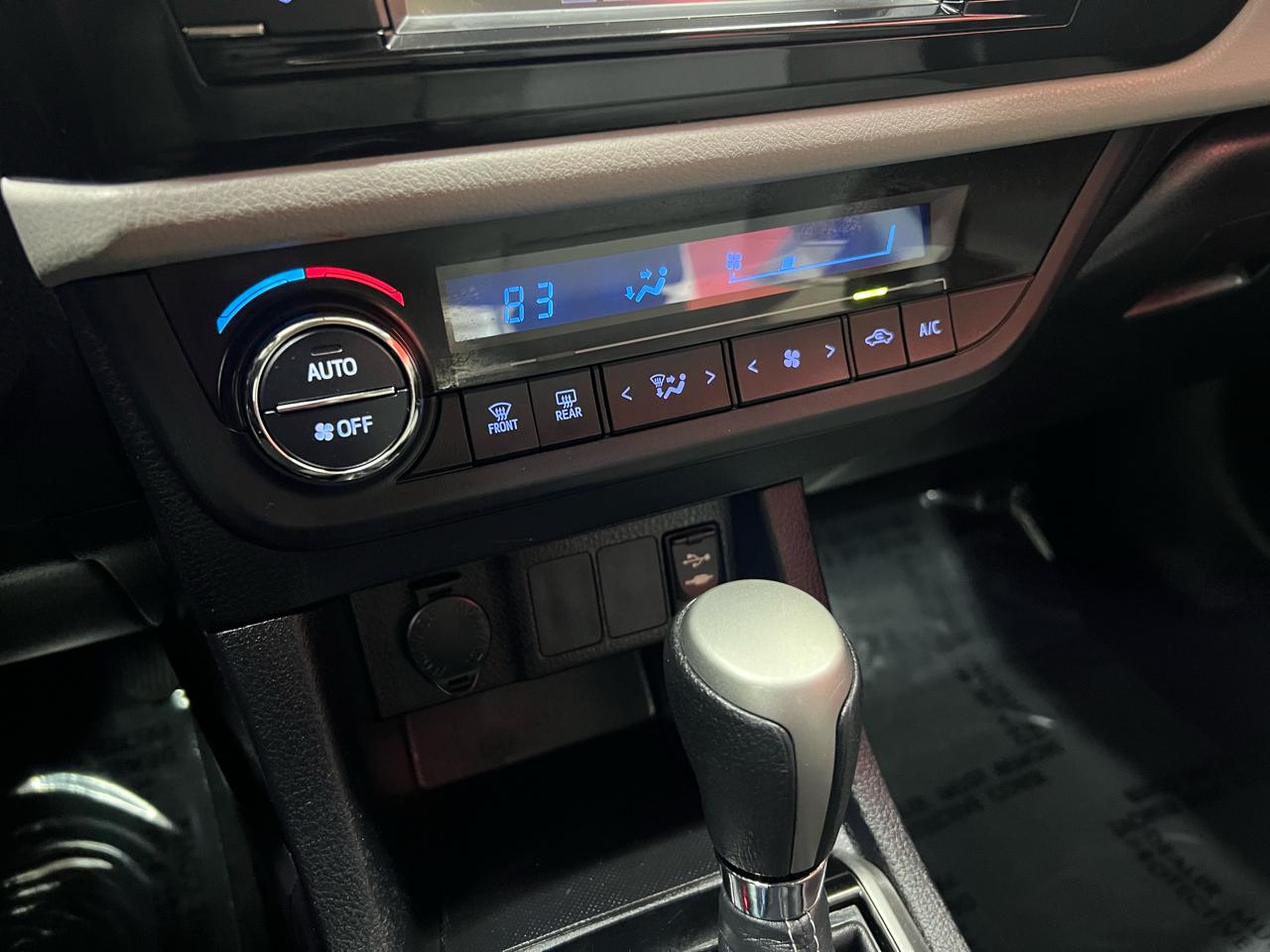 Toyota Corolla LE 2014