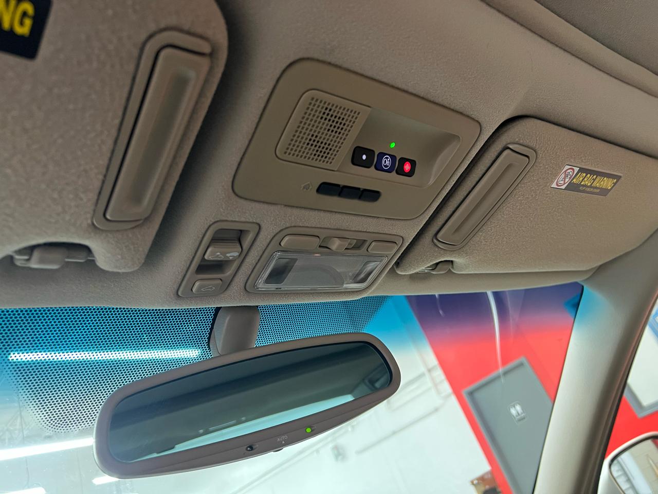 Acura RL 3.5RL with Navigation System 2004