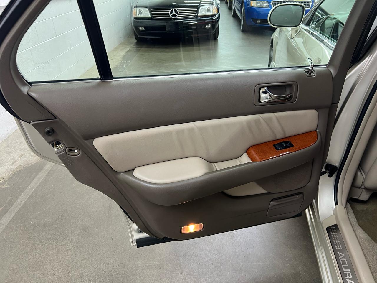 Acura RL 3.5RL with Navigation System 2004